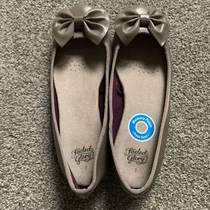 Faded Glory Bow Flats 7 Taupe NWOT